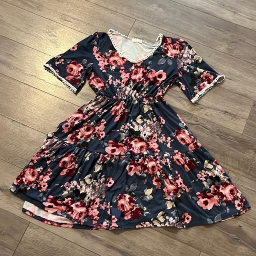 REB. in J. 220 Women’s Junior Dress Size Small